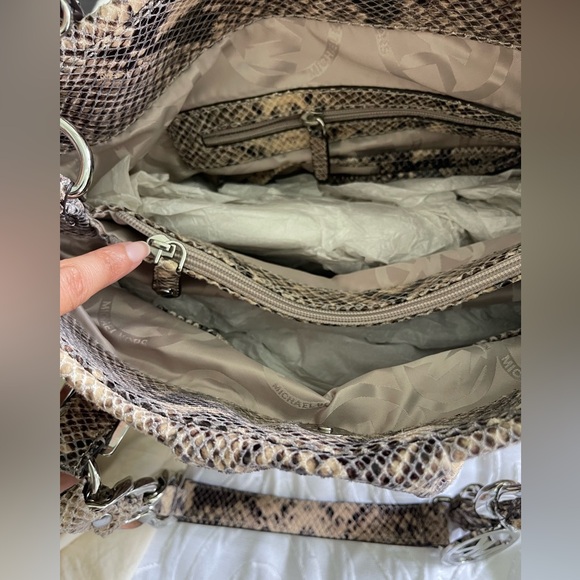 Michael Kors Collette Dark Sanf shoulder tote bag purse. New w tag - Picture 4 of 6